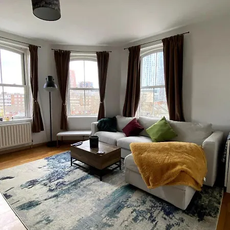 Flat In Vauxhall